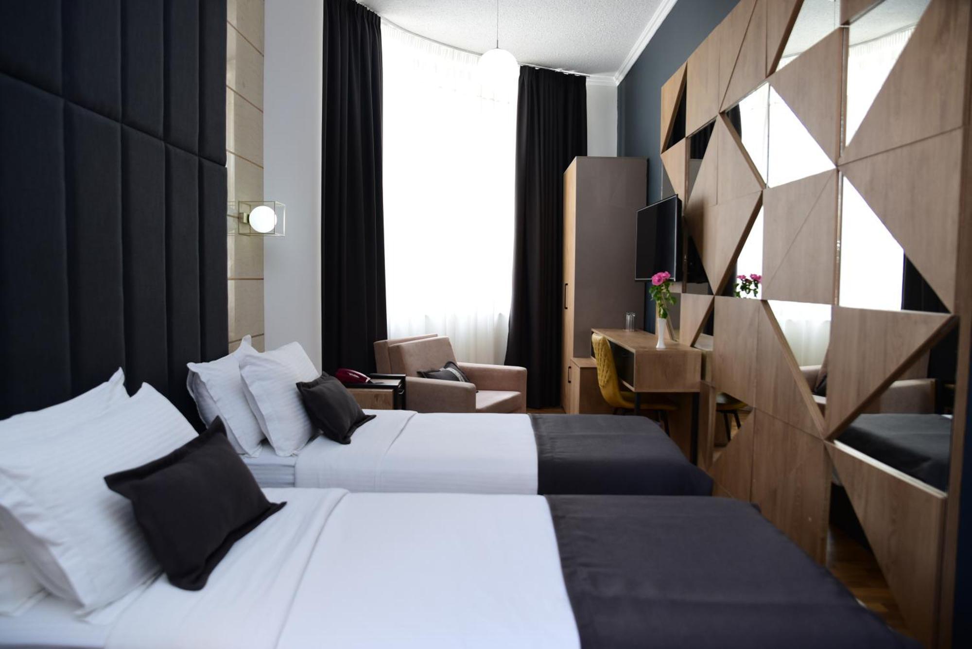 Hotel Comfort Tirana Pokoj fotografie