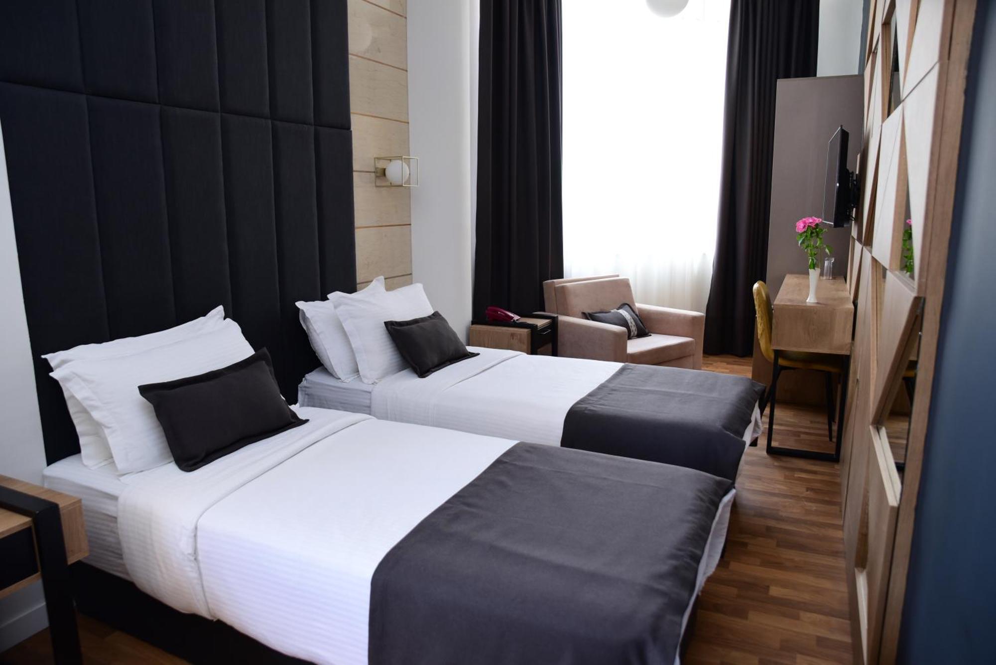 Hotel Comfort Tirana Pokoj fotografie