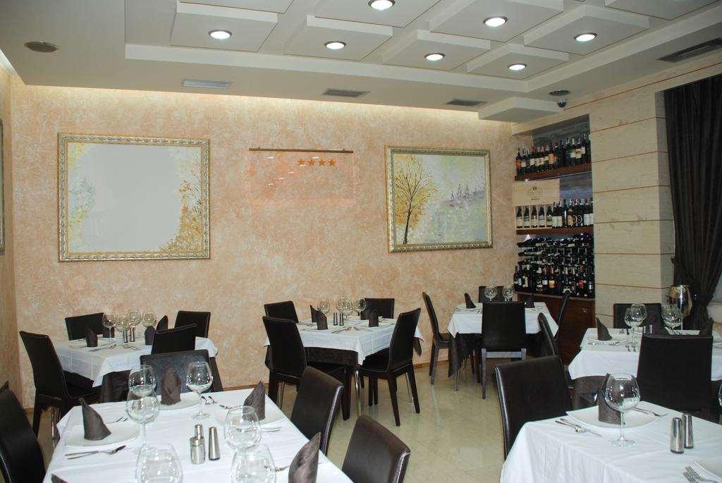 Hotel Comfort Tirana Restaurace fotografie