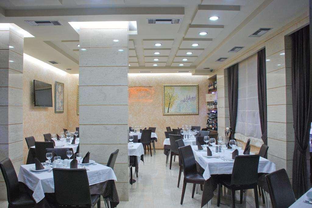Hotel Comfort Tirana Restaurace fotografie